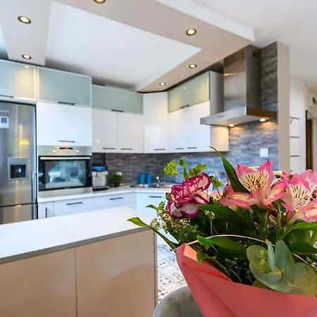 Apartament Górnik W Wałbrzychu 40m, Kuchnia, Klima, Wifi, Parking