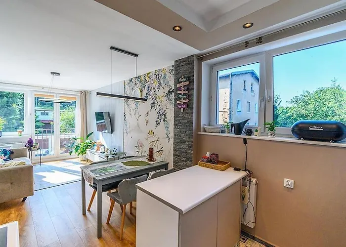 Апартаменты Gornik W Walbrzychu 40m, Kuchnia, Klima, Wifi, Parking Валбжих