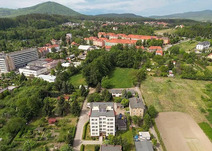 Gornik W Walbrzychu 40m, Kuchnia, Klima, Wifi, Parking * Валбжих